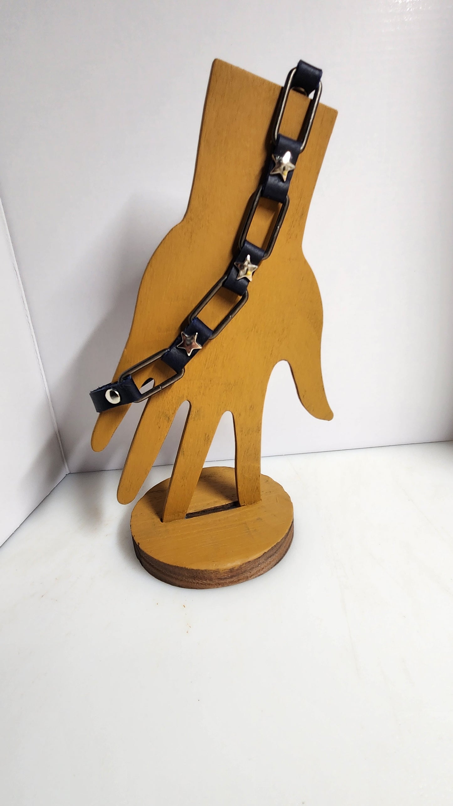 Blue leather choker in unique chain 'n leather style